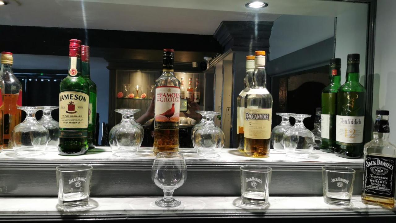 קונסט The Manor House Inn מראה חיצוני תמונה